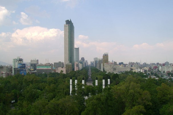 https://commons.wikimedia.org/wiki/File:Paseo_de_la_Reforma_M%C3%A9xico.JPG