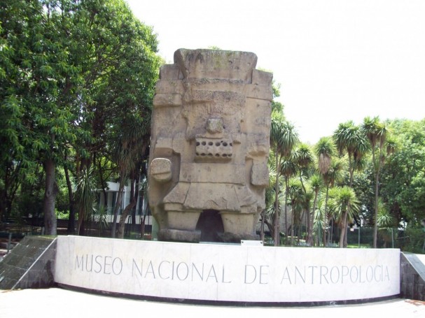 https://commons.wikimedia.org/wiki/File:Tlaloc_Museo_Nacional_de_Antropolog%C3%ADa.jpg